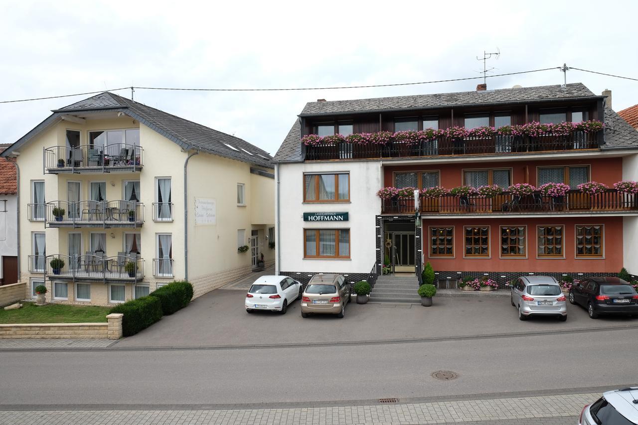 Landgasthaus Hoffmann Kruchten Exterior foto